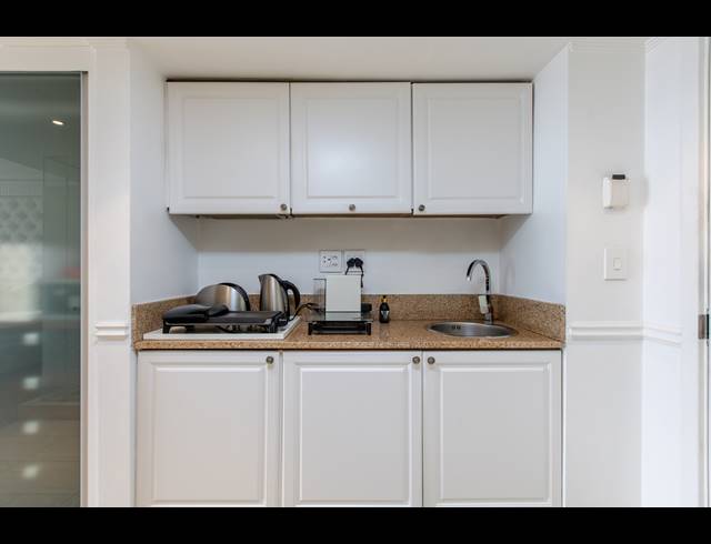 0.5 BEDROOM APARTMENT TO LET IN CAPE TOWN CITY CENTRE